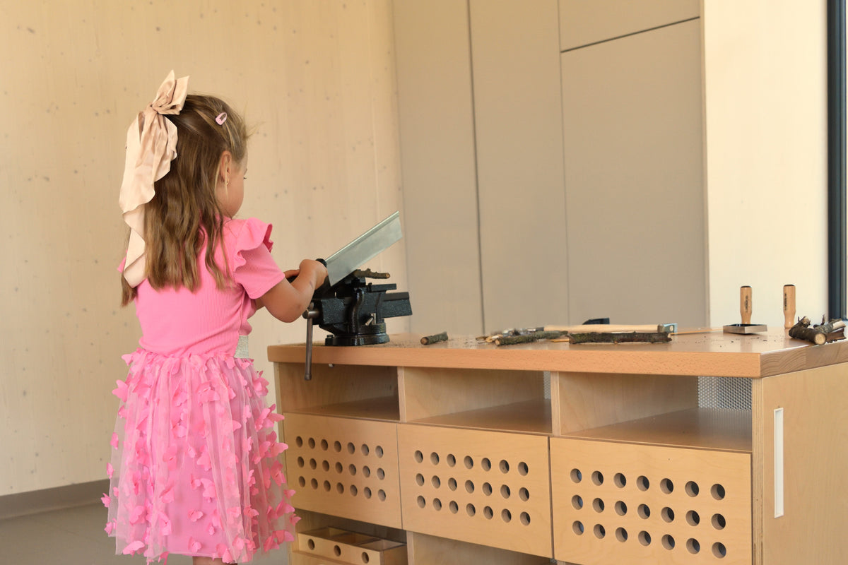 #dílnička
#montessori dílnička
#dílna dětská
#překližka
#dílenský stůl
#robustní
#mobilní