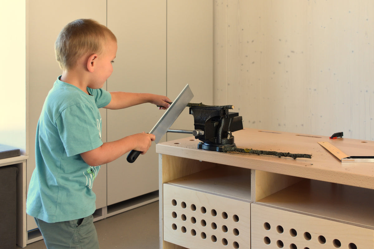 #dílnička 

#montessori dílnička 
#dílna dětská
#překližka
#dílenský stůl
#robustní
#mobilní
